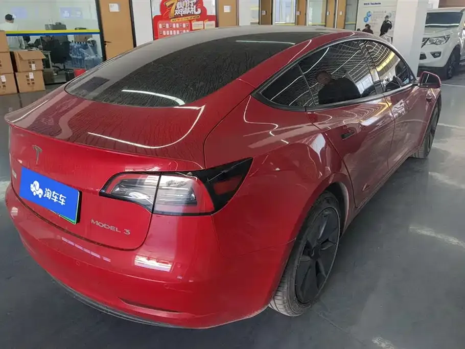 Tesla Model 3 — фото 3
