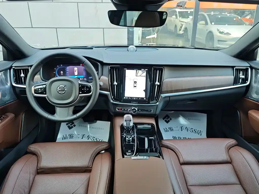 Volvo S90 PHEV 2024 из CN, фото 9
