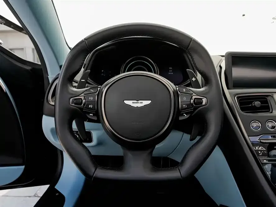 Aston Martin DB11 2024 из CN, фото 10