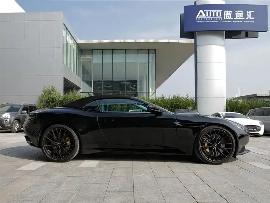 Aston Martin DB11 2024 из CN, фото 4