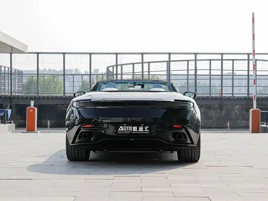 Aston Martin DB11 2024 из CN, фото 5