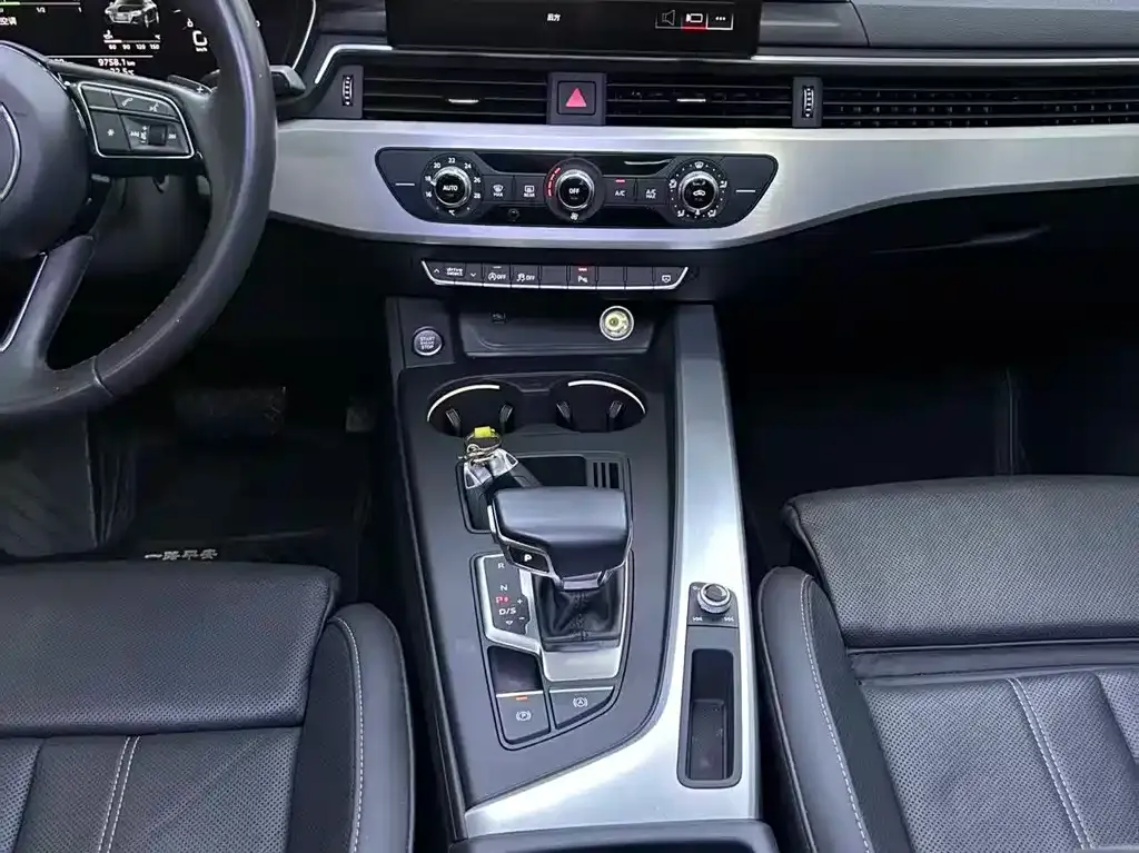 Audi A4L 2021 из CN, фото 5