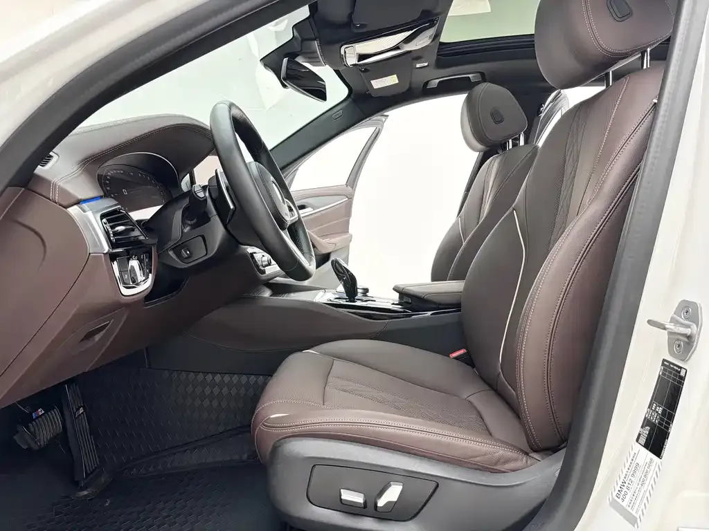 BMW 5 Series 2021 из CN, фото 7