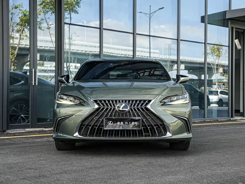 Lexus ES 2024 из CN, фото 2