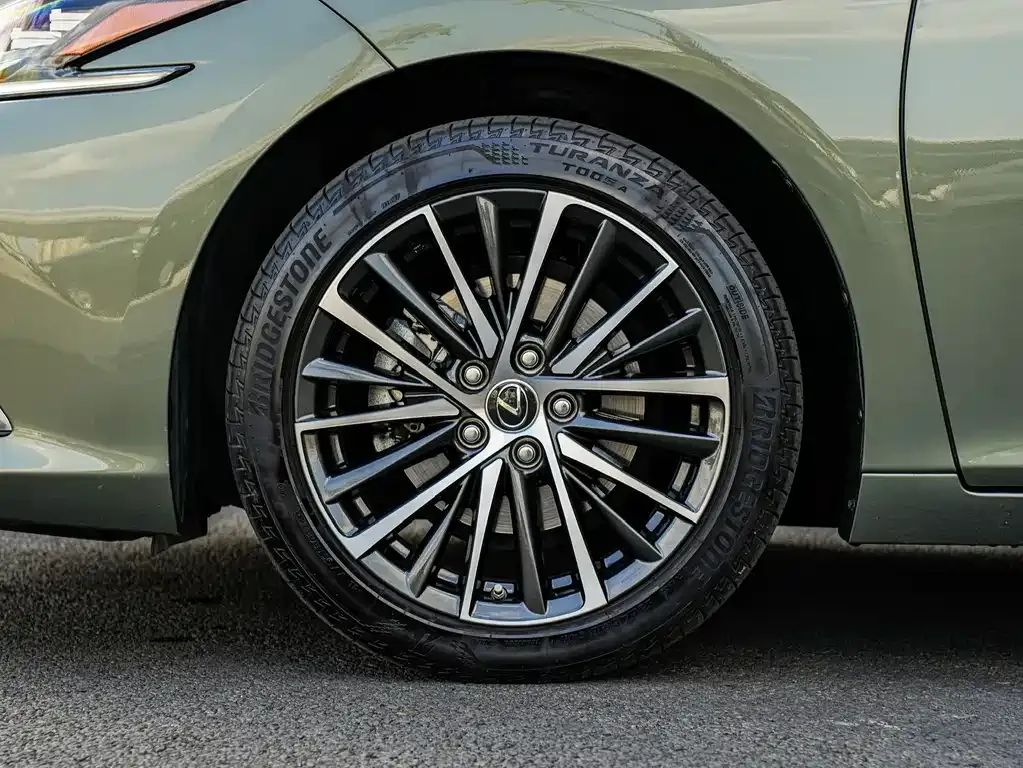 Lexus ES 2024 из CN, фото 8