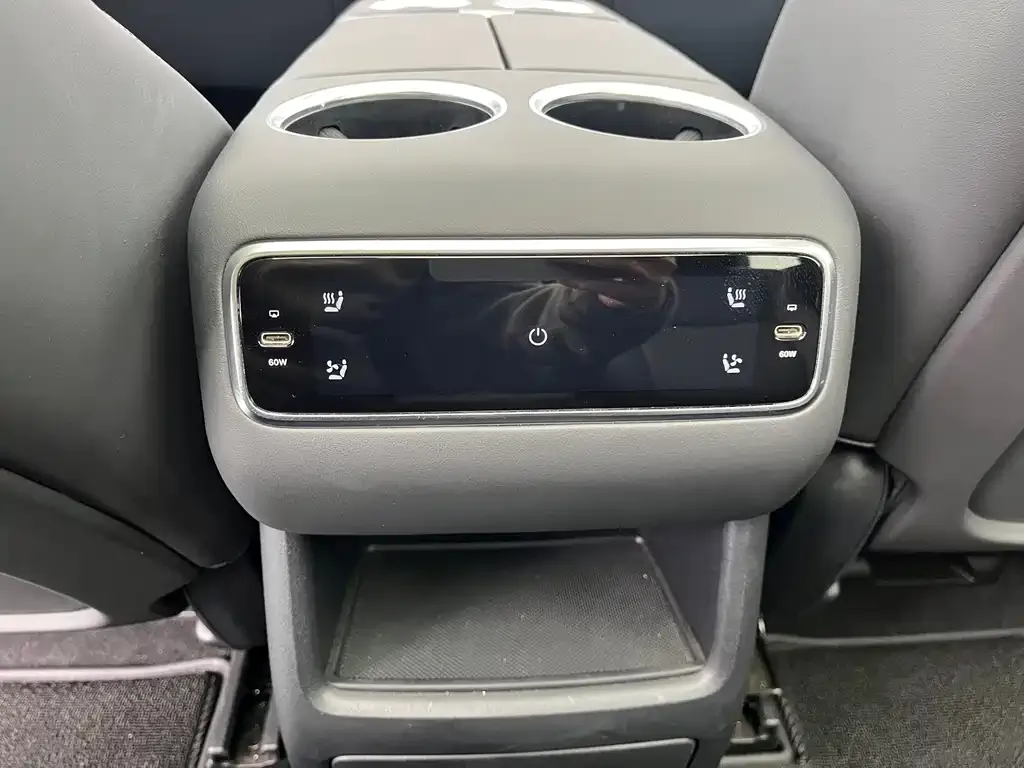 Li Auto L8 2024 из CN, фото 8