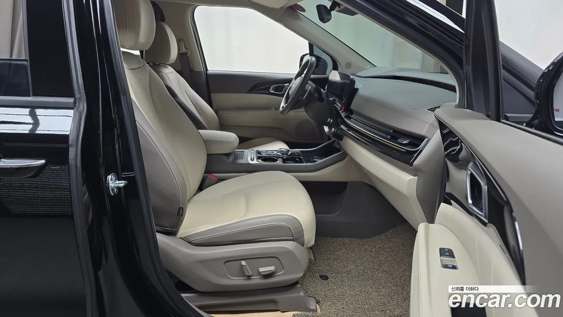 Kia Carnival — фото 10