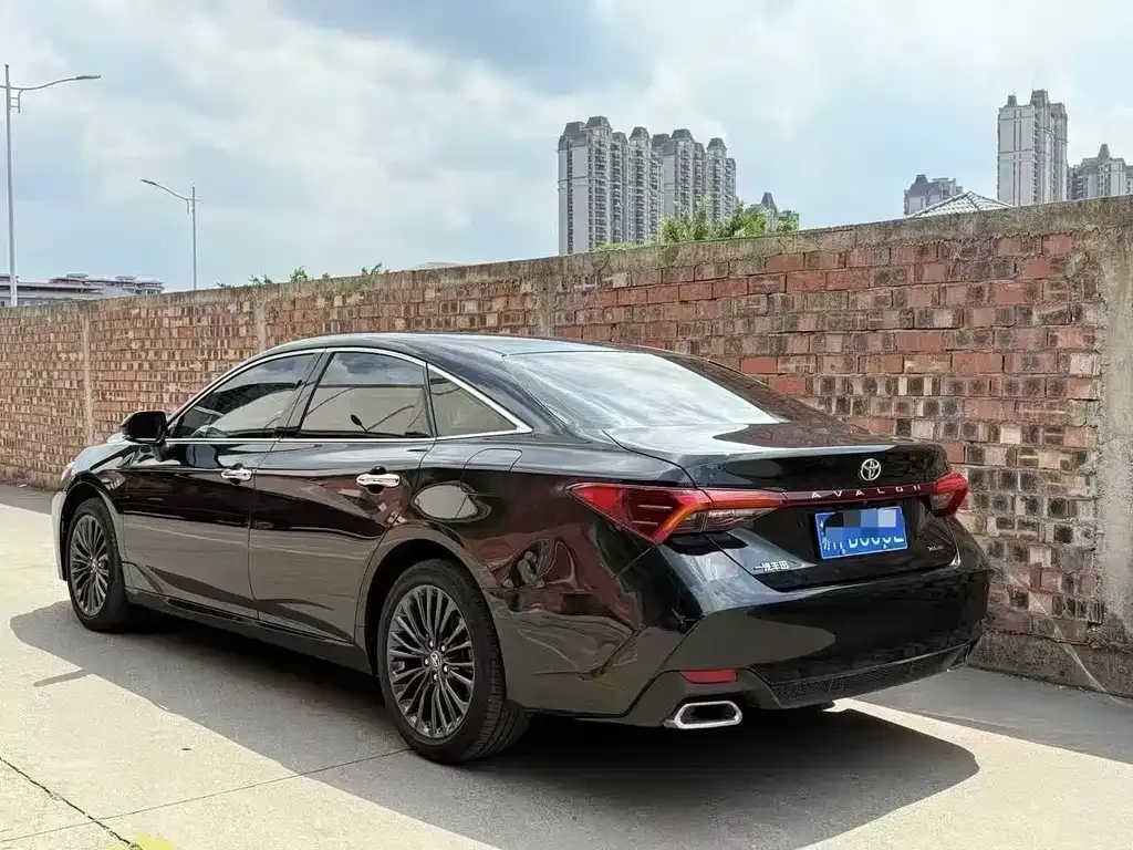 Toyota Avalon 2022 из CN, фото 2