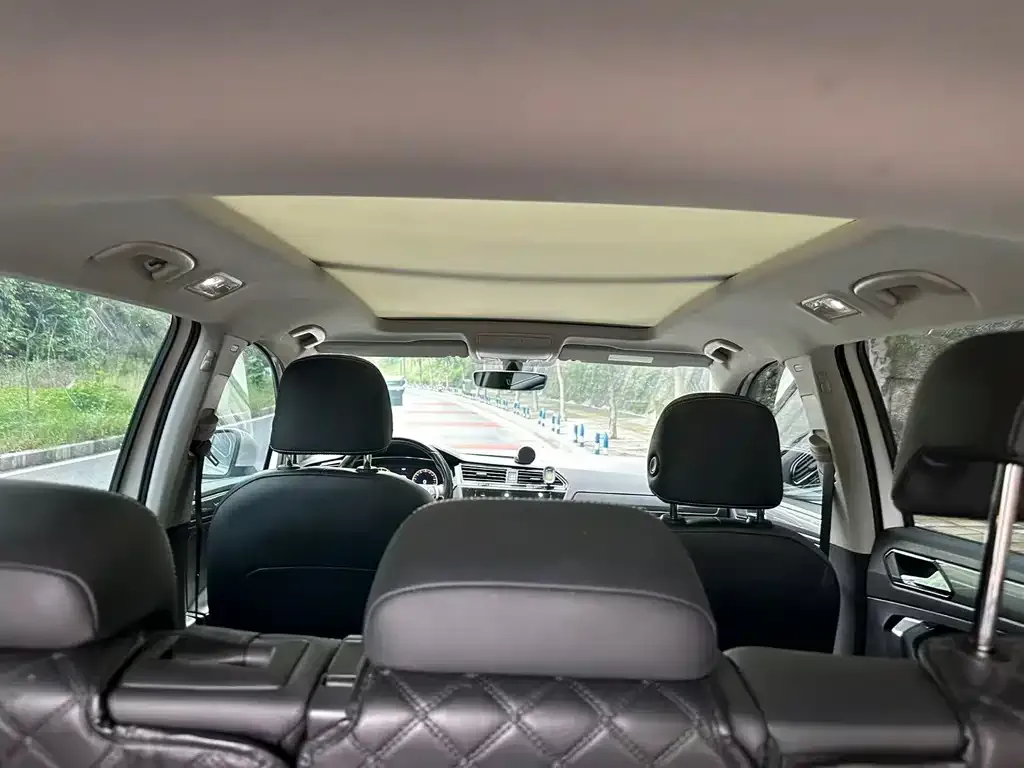 Volkswagen Tiguan L 2021 из CN, фото 10