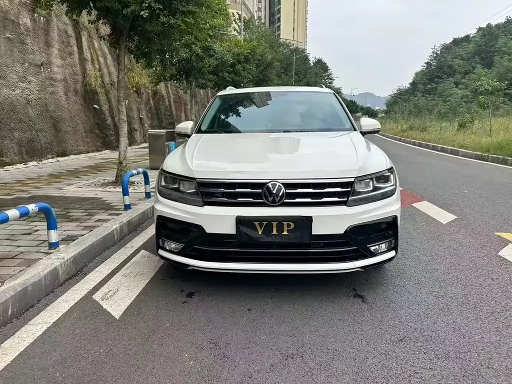 Volkswagen Tiguan L 2021 из CN, фото 2
