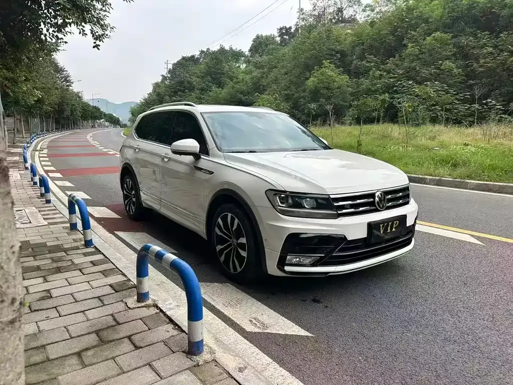 Volkswagen Tiguan L 2021 из CN, фото 3