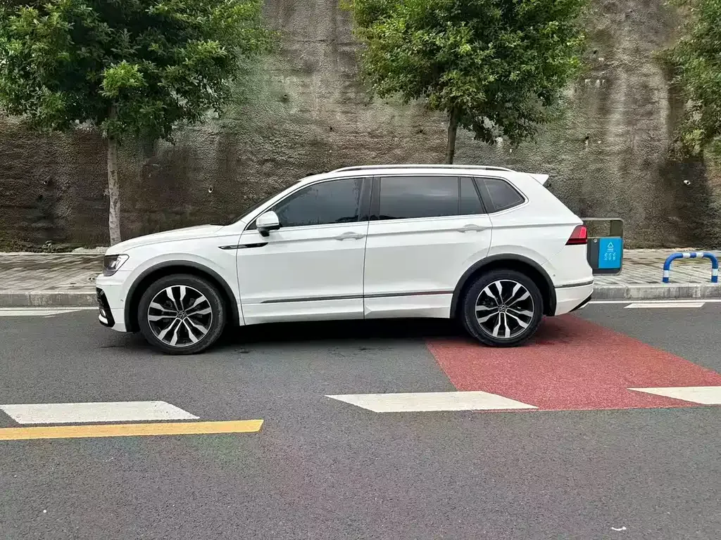 Volkswagen Tiguan L 2021 из CN, фото 4