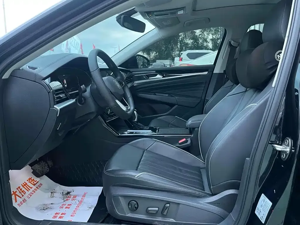 Volkswagen Passat 2023 из CN, фото 4