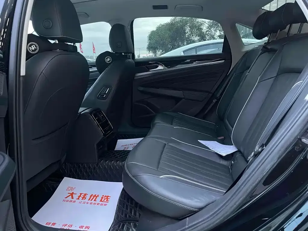 Volkswagen Passat 2023 из CN, фото 6