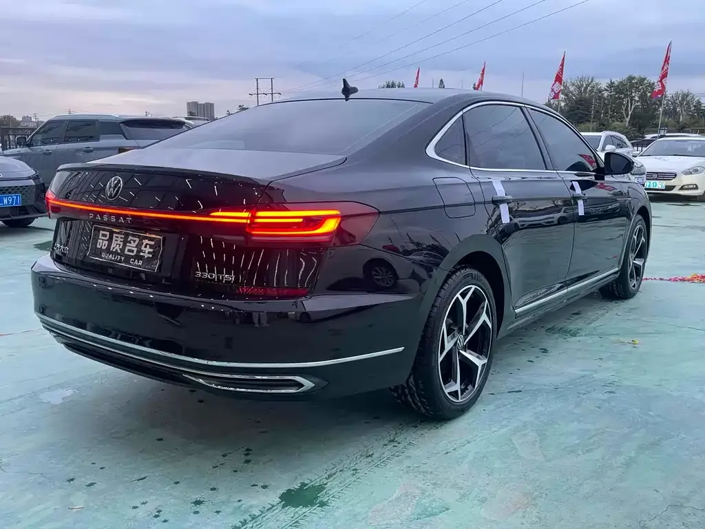 Volkswagen Passat 2023 из CN, фото 7