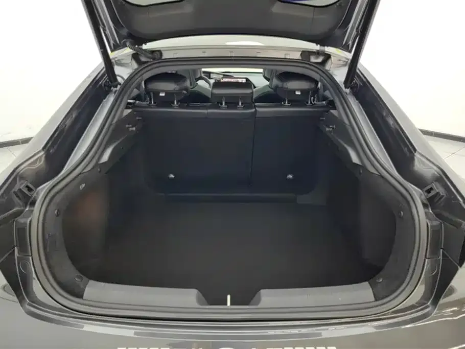 Changan UNI-V 2023 из CN, фото 4