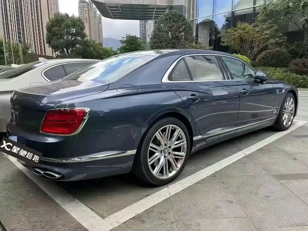 Bentley Flying Spur 2022 из CN, фото 3
