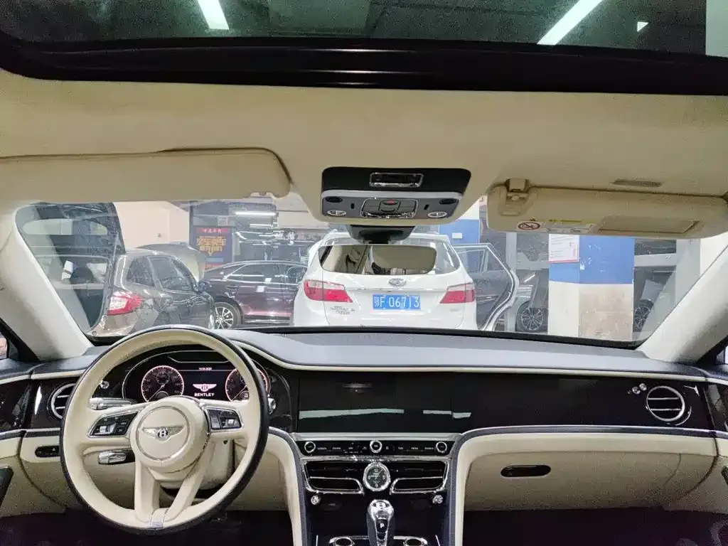 Bentley Flying Spur 2022 из CN, фото 8