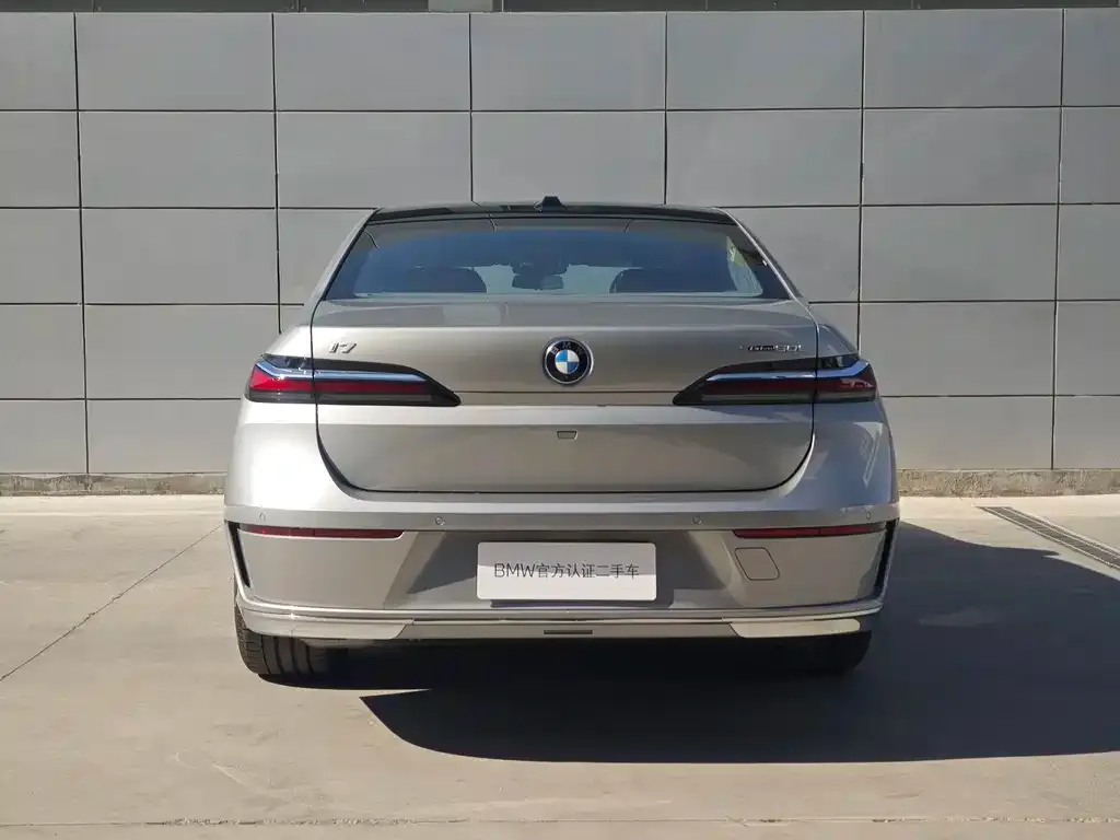 BMW i7 — фото 5