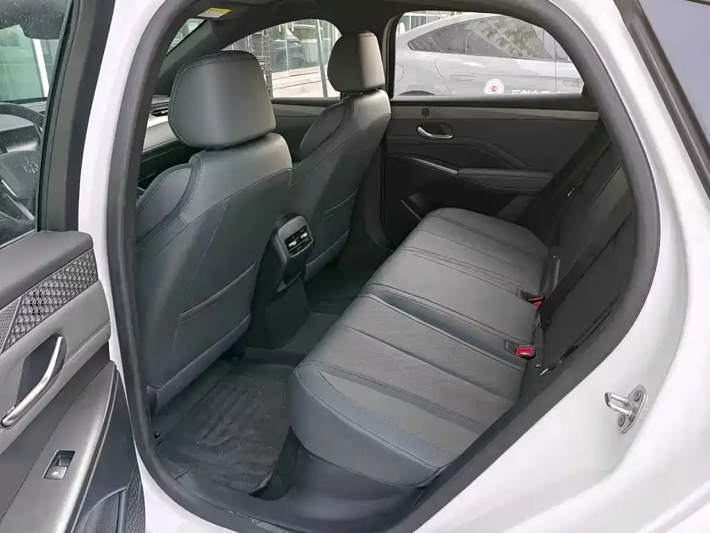 BYD Qin PLUS 2025 из CN, фото 5