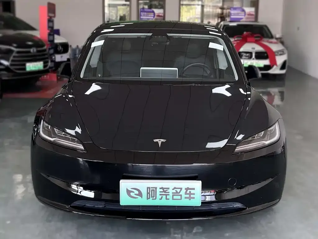 Tesla Model 3 — фото 2