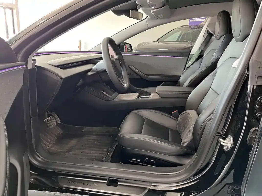 Tesla Model 3 — фото 4