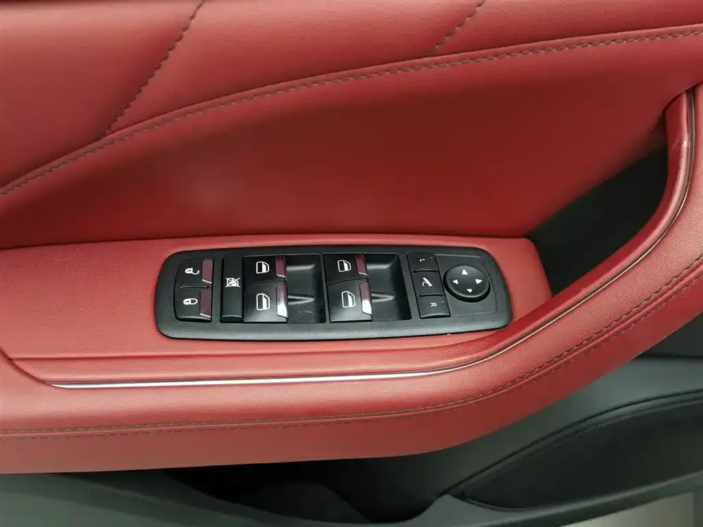 Maserati Levante 2023 из CN, фото 9