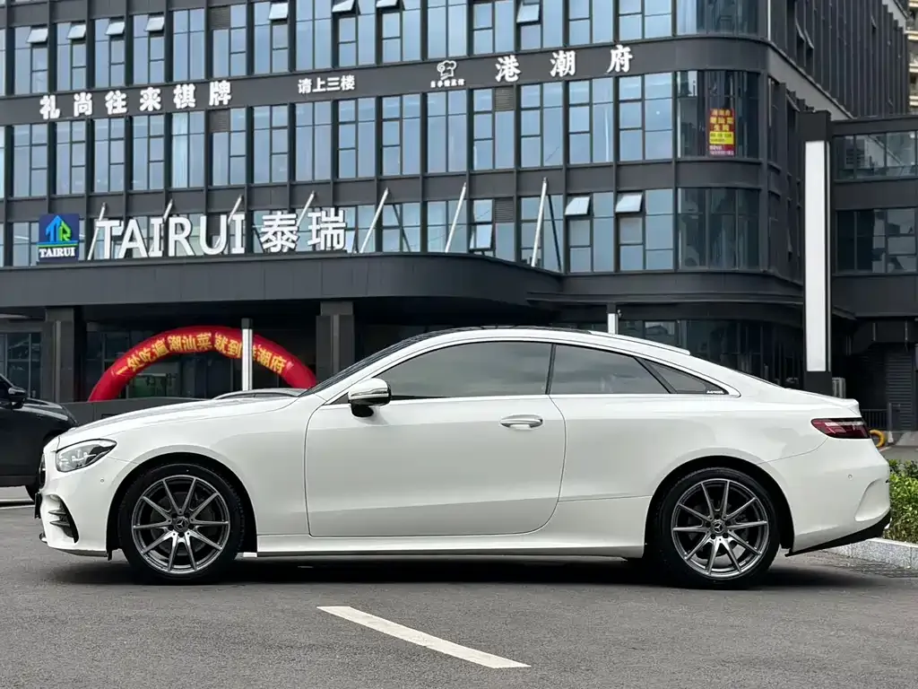 [object Object] E-Class (Import) 2023 из CN, фото 3