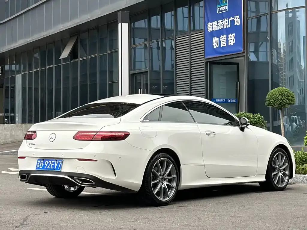 [object Object] E-Class (Import) 2023 из CN, фото 4