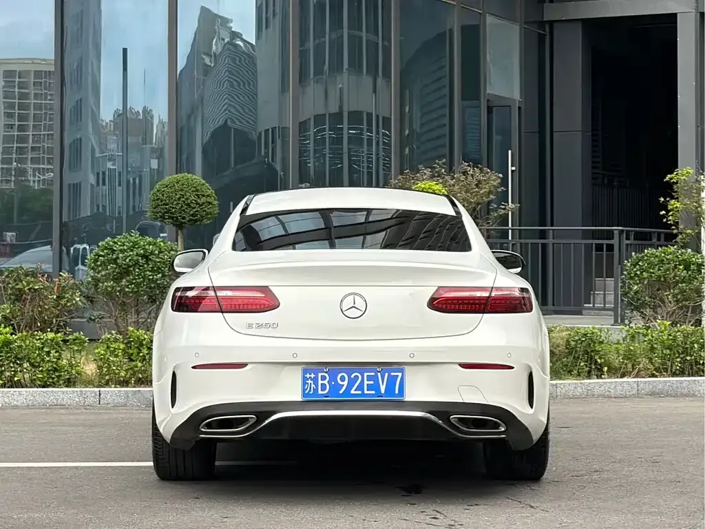 [object Object] E-Class (Import) 2023 из CN, фото 5