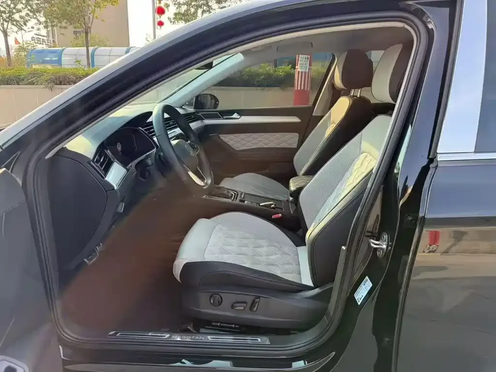 Volkswagen Magotan 2023 из CN, фото 9