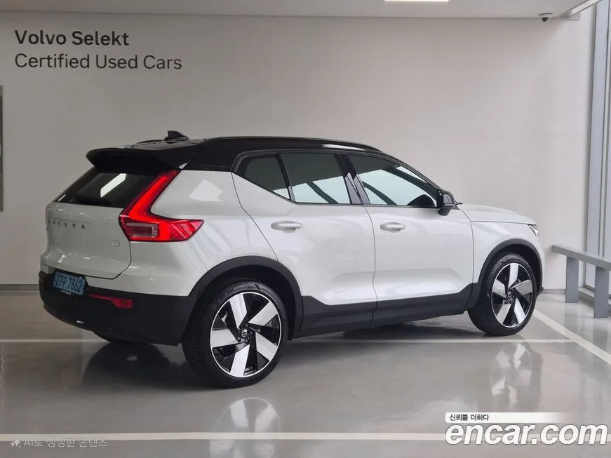 Volvo XC40 — фото 4
