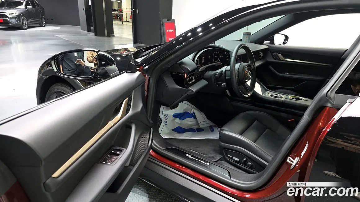 Porsche Taycan 2022 из KR, фото 10