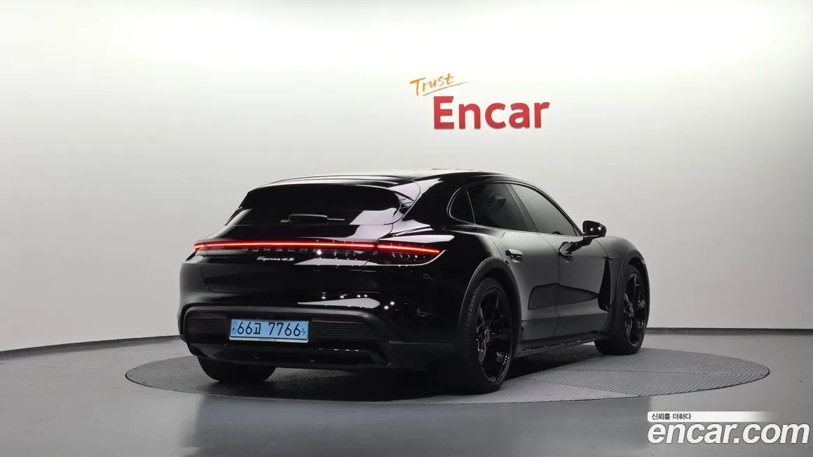 Porsche Taycan 2022 из KR, фото 2