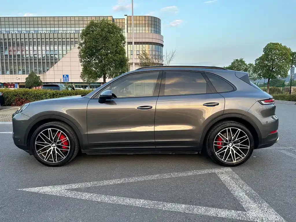 Porsche Cayenne 2024 из CN, фото 4