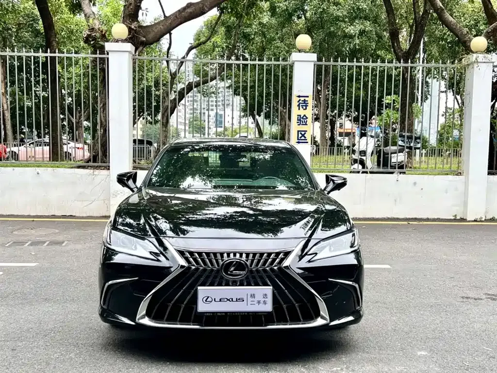 Lexus ES 2023 из CN, фото 2