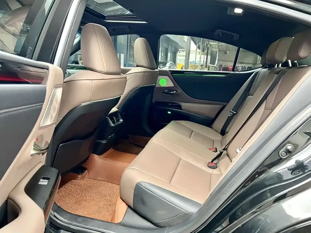 Lexus ES 2023 из CN, фото 6