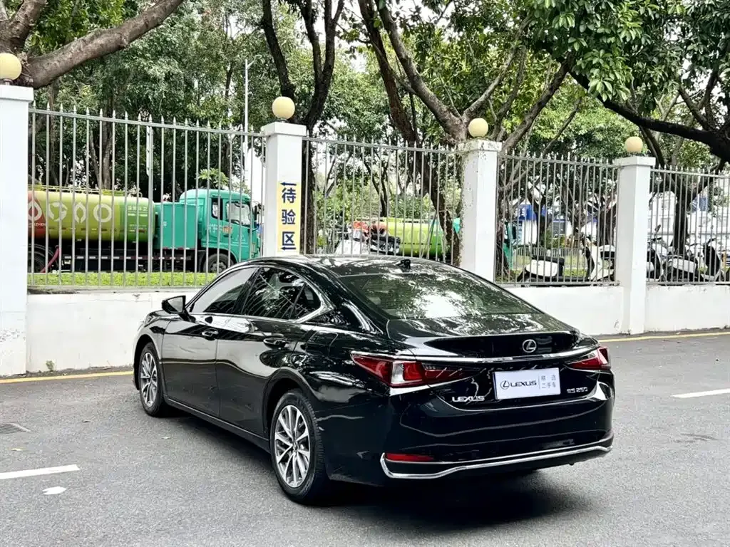 Lexus ES 2023 из CN, фото 9
