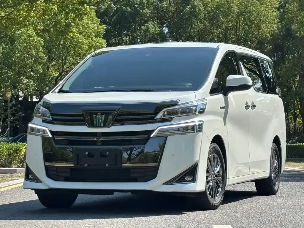 Toyota Vellfire 2023 из CN, фото 1