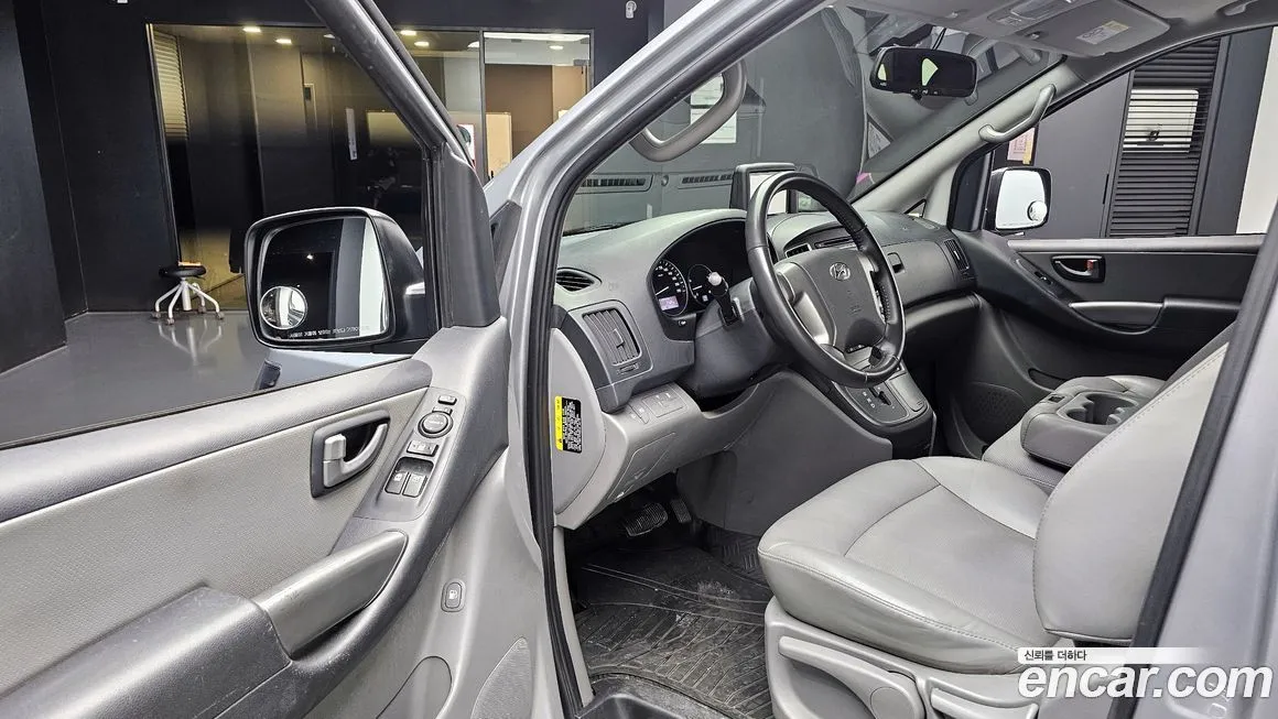 Hyundai Starex — фото 10