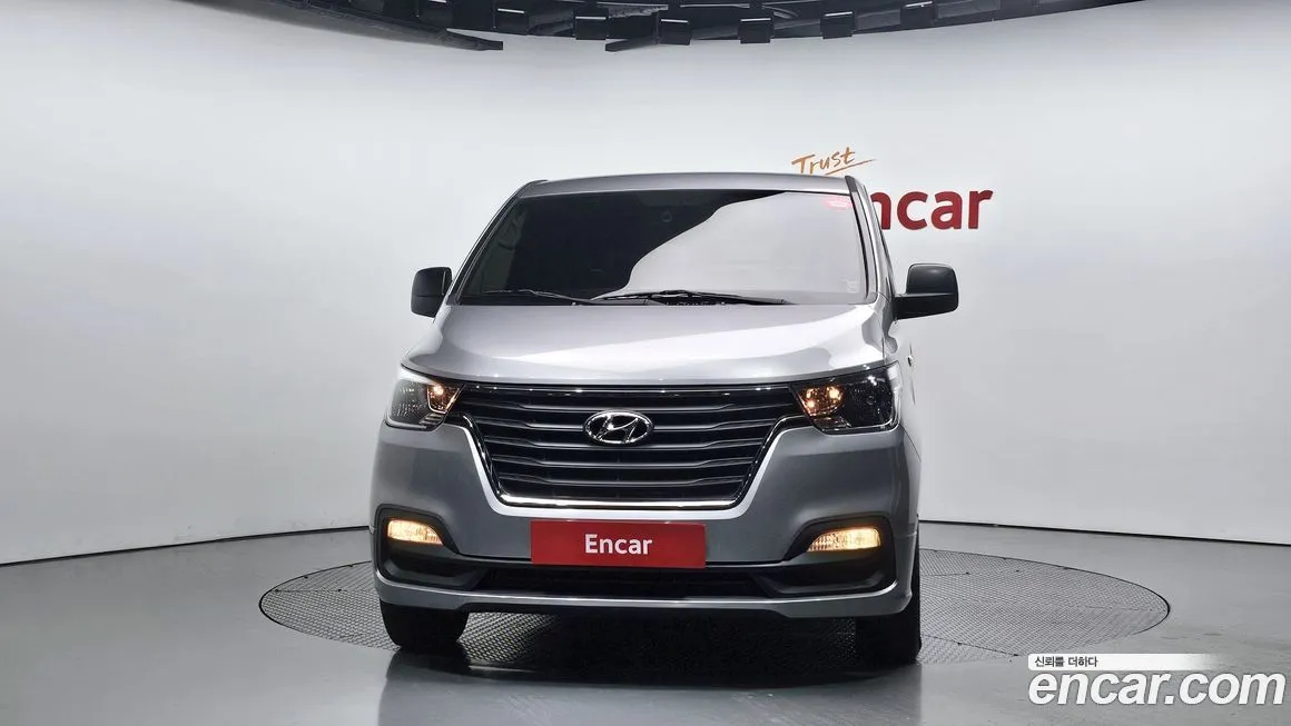 Hyundai Starex — фото 3