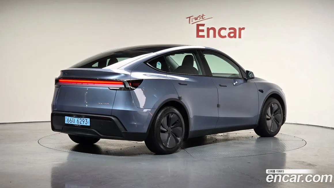 Tesla Model Y 2025 из KR, фото 2
