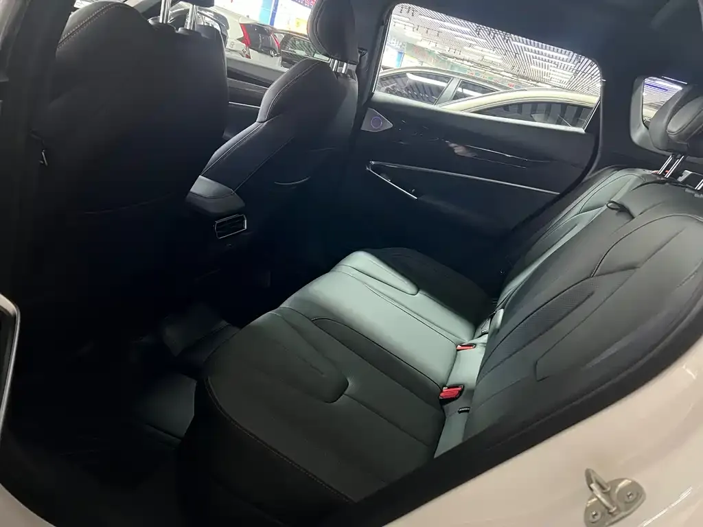 Geely Boyue 2024 из CN, фото 3