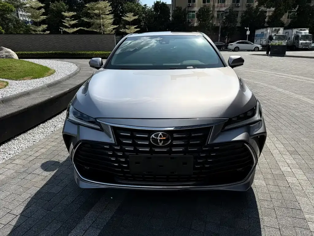 Toyota Avalon — фото 2