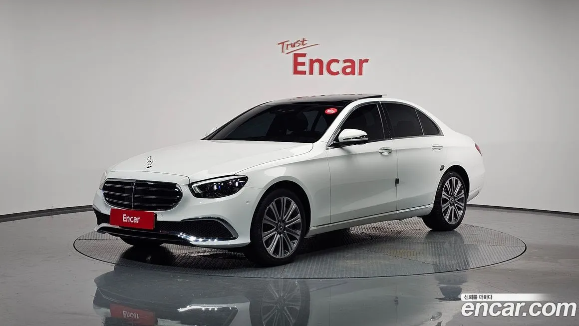 Mercedes-Benz E-Class — фото 1