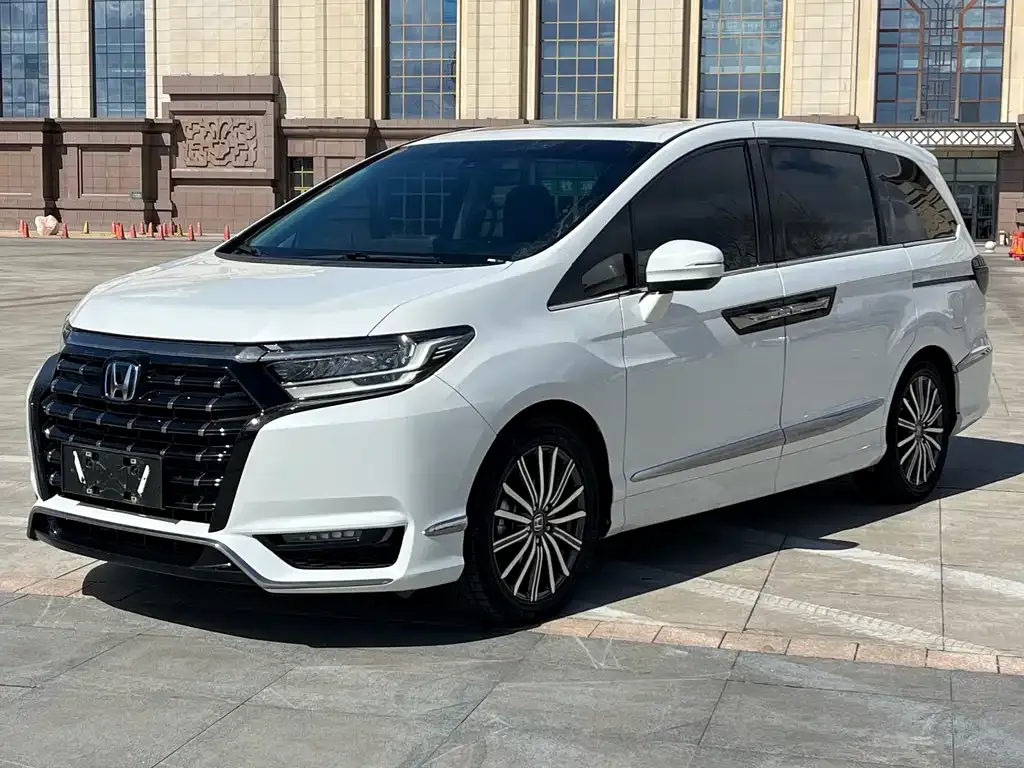 Honda Elysion 2023 из CN, фото 3