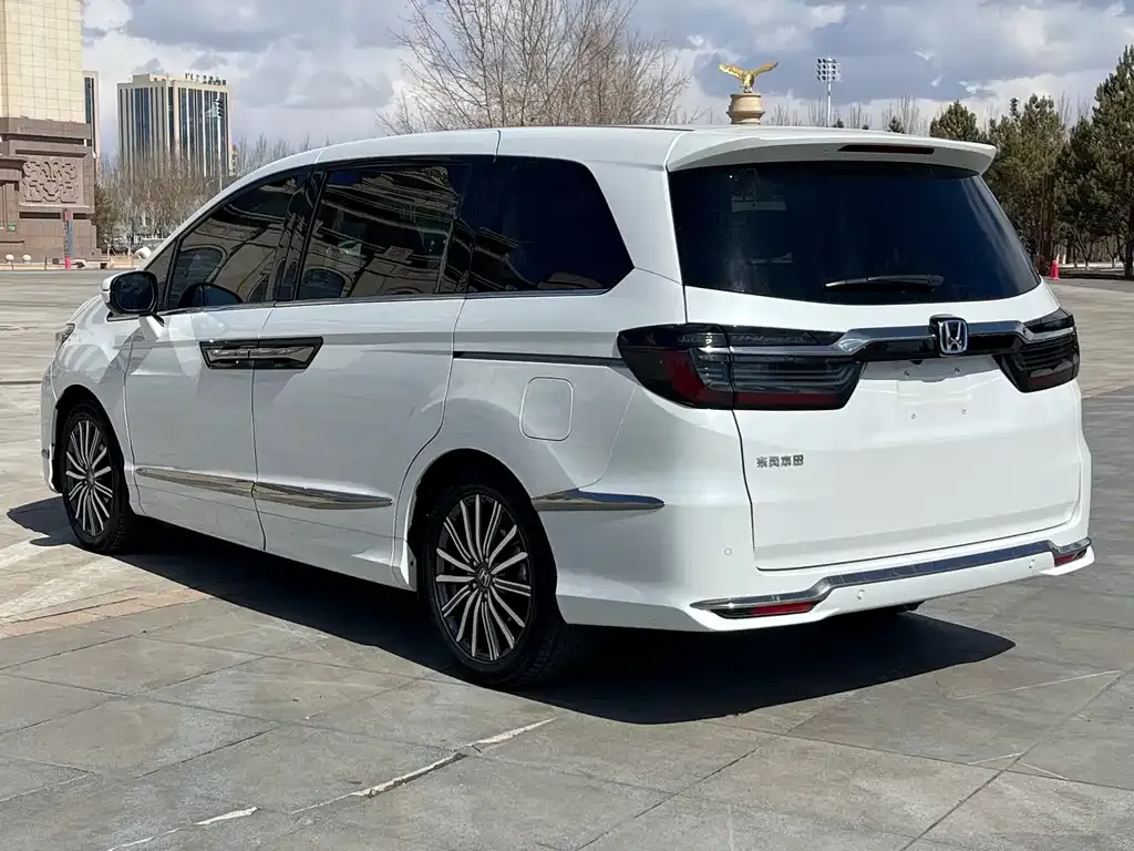 Honda Elysion 2023 из CN, фото 7