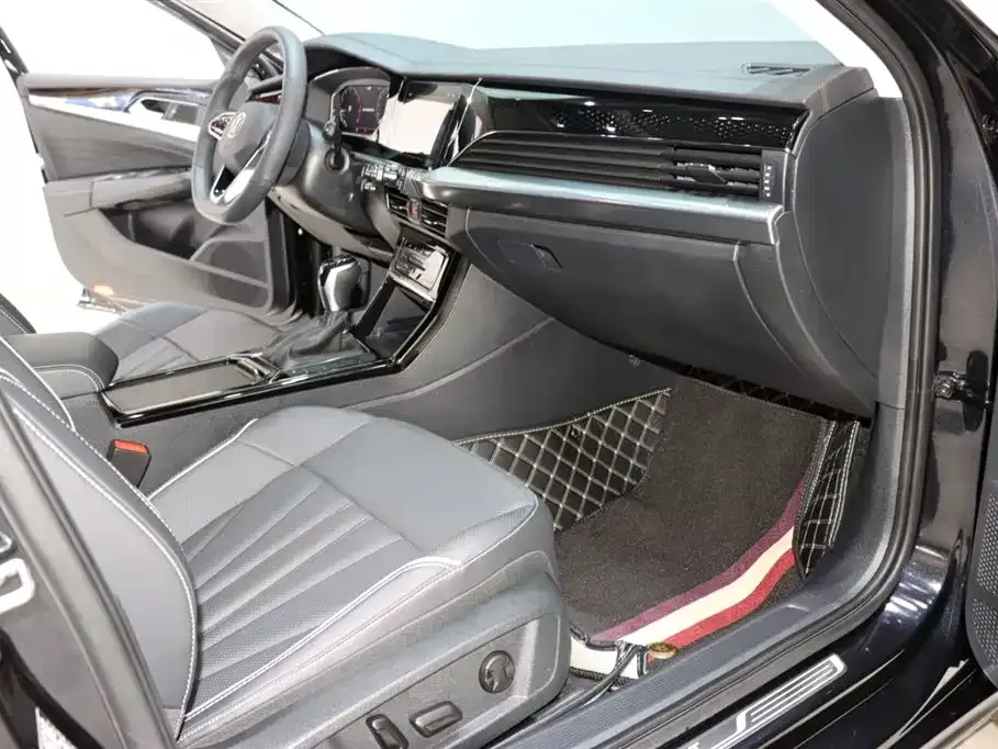 Volkswagen Passat 2024 из CN, фото 8