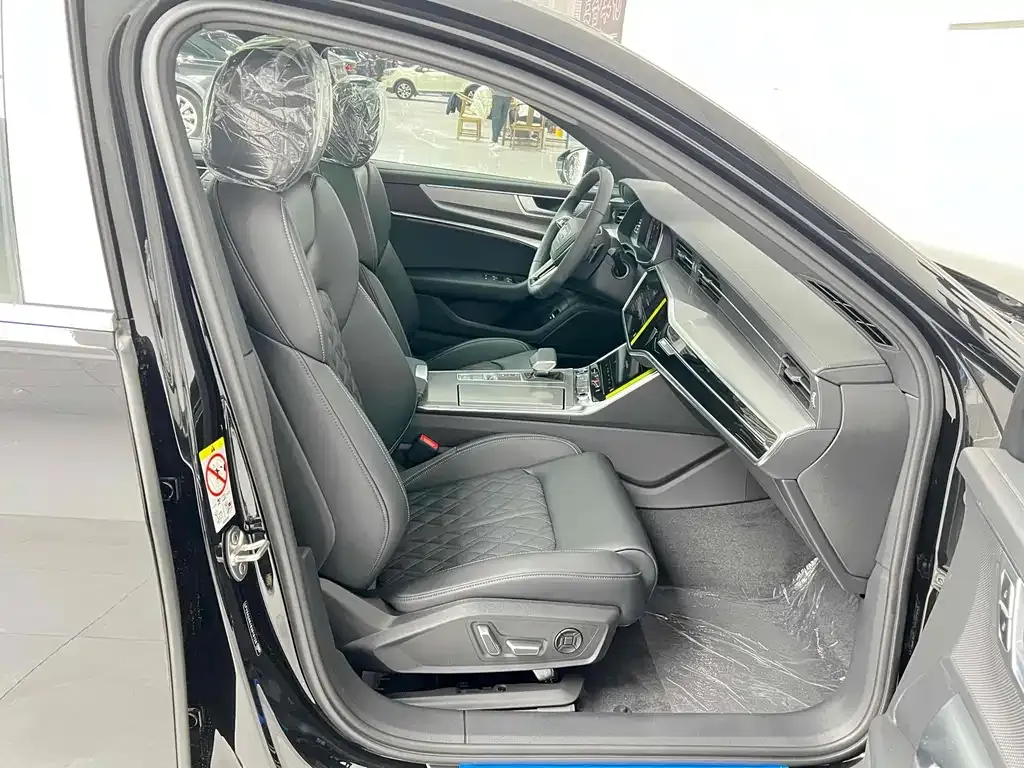Audi A6L 2025 из CN, фото 4