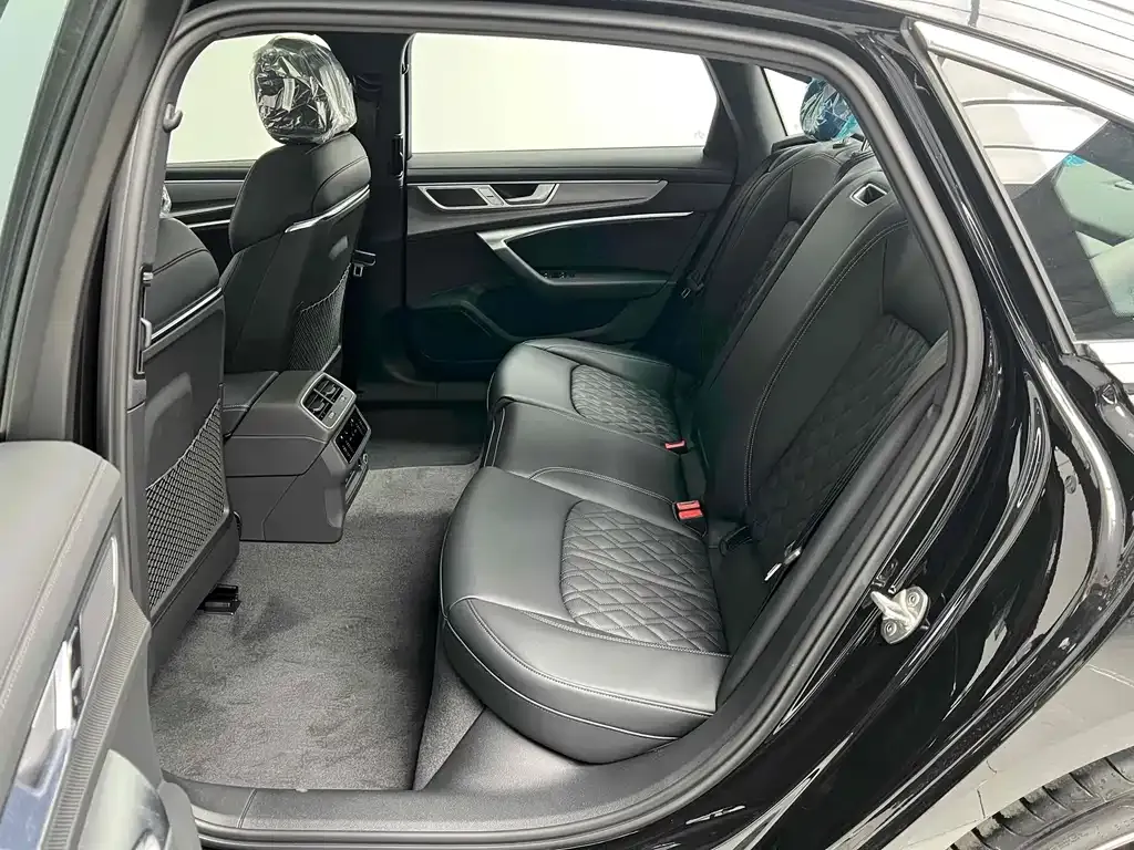 Audi A6L 2025 из CN, фото 6